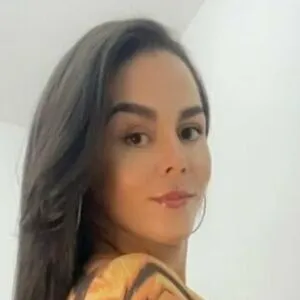 Larissa Araujo's profile image