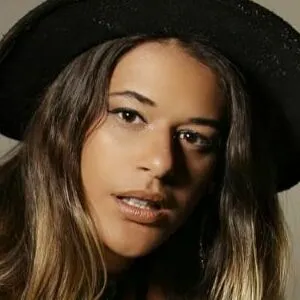 Caiala Tavares's profile image