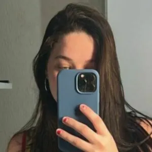 Julia Passos's profile image
