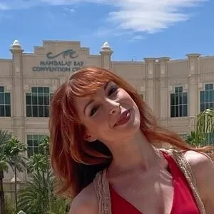 Lisa Foiles's profile image