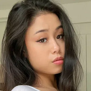 lunayue's profile image