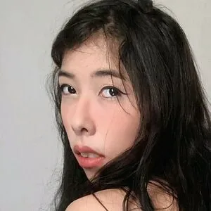 yunashiro_'s profile image
