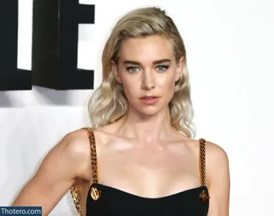 Vanessa Kirby nude 2485396